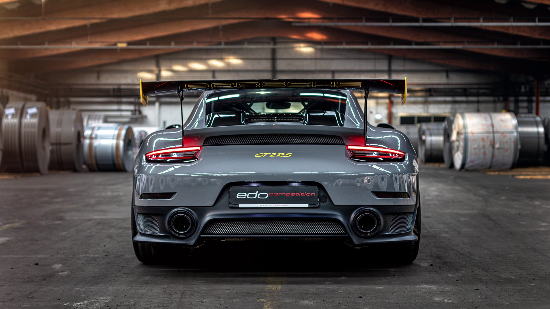 拜仁慕尼黑球员在比赛中展现出色的进攻能力,夺得胜利,拜仁慕尼黑球队