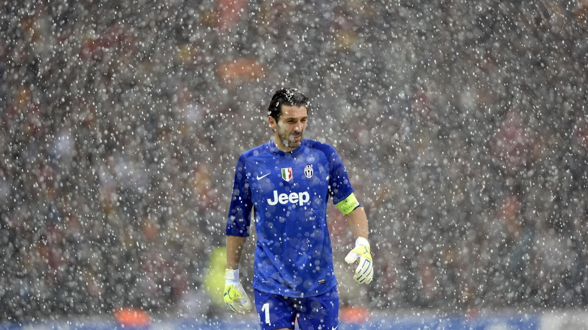 2022年季后赛:库里在第七场决胜局中投中多记关键三分,成功带队夺冠!